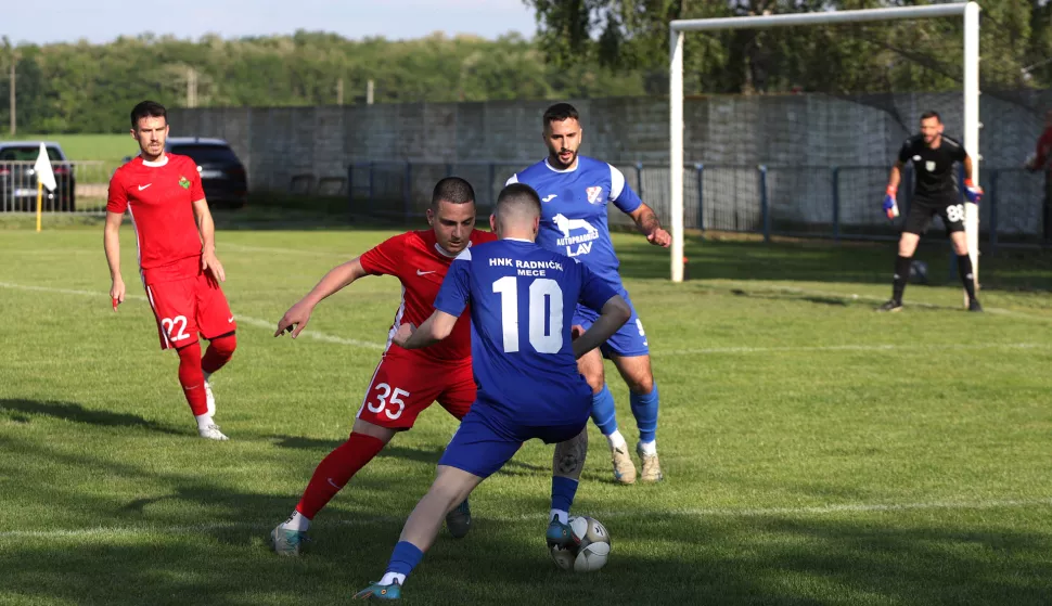 Mece, 10. 05. 2025., Igralište u Mecama; Radnički - Vardarac; MNŽL;: Osijek - VinkovciSNIMMIO BERUNOJOBST