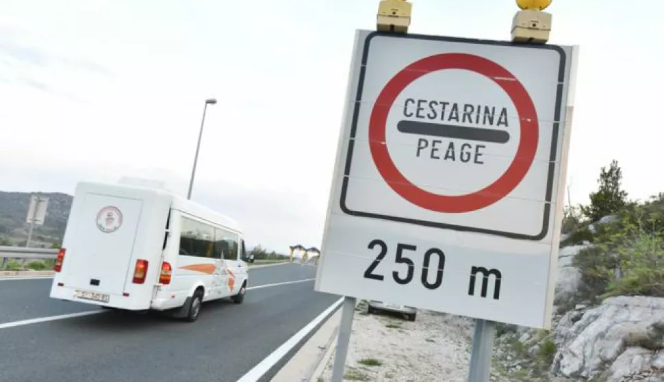 03.04.2017., Sibenik - Od sest sati ujutro nove vise cijene cestarina na cestama kojima upravlja HAC. Cijene su vece 5 posto. Photo: Hrvoje Jelavic/PIXSELL------2 stupca colornovosti