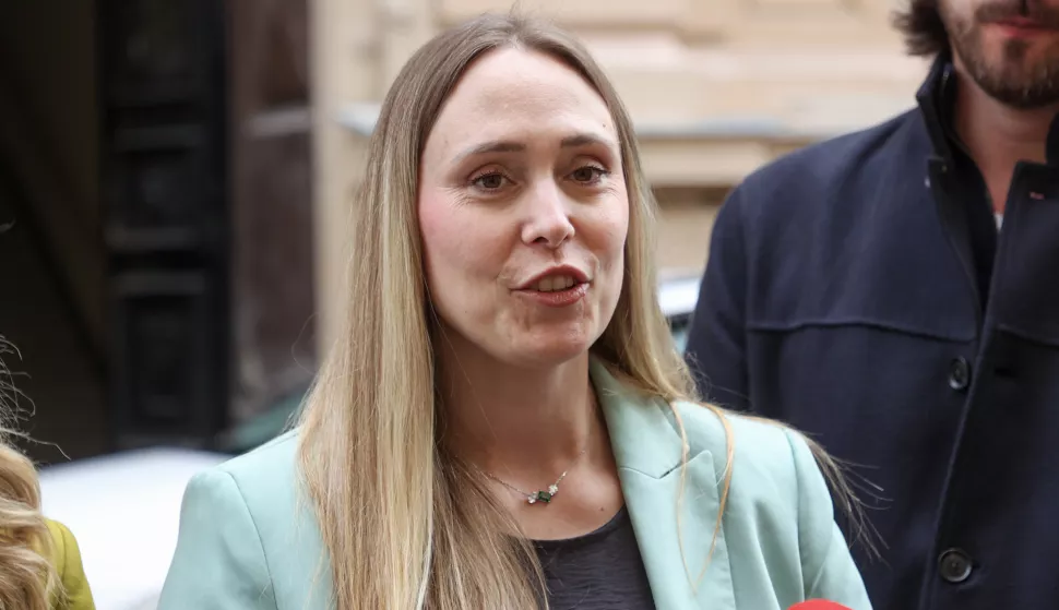 Zagreb, 07.05.2025 - Nezavisna kandidatkinja za gradonačelnicu Grada Zagreba Marija Selak Raspudić te njezini zamjenici Milka Rimac Bilušić i Damir Firšt održali su konferenciju za medije s temom "Grad vrhunskog obrazovanja" konferencija će se osvrnuti na obrazovne politike, strategije i planove kandidata za unaprjeđenje obrazovnog sustava u Zagrebu. Na slici Milka Rimac Bilušić.foto HINA/ Damir SENČAR/ ds