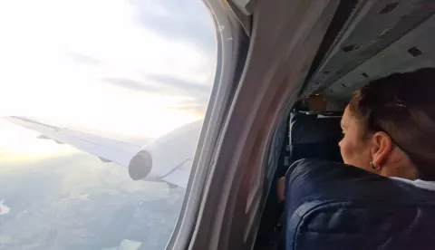 u avionu leti