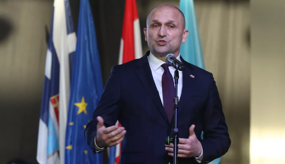 Čepin, 23. 04. 2025, Čepin otvaranje sportske dvorane. Ana Rucner, KUD, i koncert... Ivan Anušić.snimio GOJKO MITIĆ