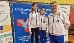 Klara Degmečić i Lorena Mioč s trenerom Damirom Zahirovićem
