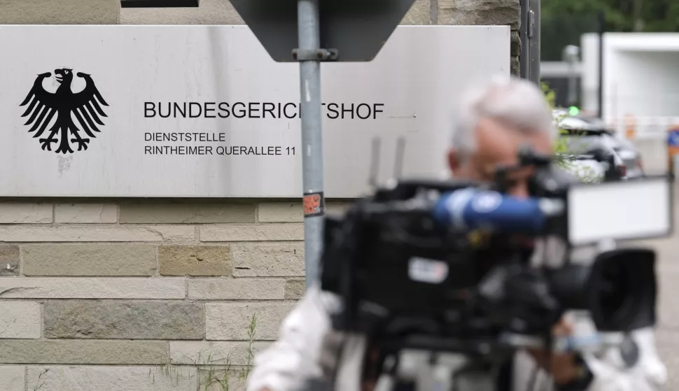 epa12121547 An exterior view of the Federal Supreme Court (BGH) in Karlsruhe, Germany, 21 May 2025. According to the Federal Public Prosecutor's Office, five people were arrested in raids across Germany 21 May 2025, suspected to belong to the far-right extremist terrorist organization 'Last Wave of Defense (L.V.W)'. EPA/RONALD WITTEK