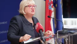 Zagreb, 22.09.2022. - Zastupnica Anka Mrak-Taritaš održala je konferenciju za medije na temu "Dvije i pol godine od potresa u Zagrebu – sjeća li se itko obnove i ministra Paladine?".Na fotografiji Anka Mrak-Taritaš.foto HINA/ Edvard ŠUŠAK/ es