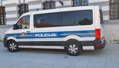 Policijski kombi, policija, očevid, ilustracija