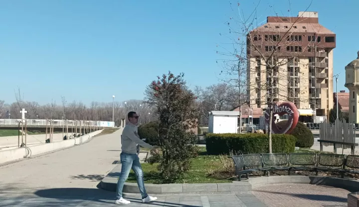 Zgrada bivšeg hotela Dunav u centru Vukovara