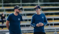 Prije 15 godina prvi je put stigao u Osijek i to upravo na Pannonian Challenge - rekli su mu daje Osijek blizu Zrća, a kada je došao shvatio je da su ga zeznuli jer oko njega je bila samoravnica. Nije se naljutio na zezanciju jer se u tu ravnicu vrlo brzo i zaljubio.