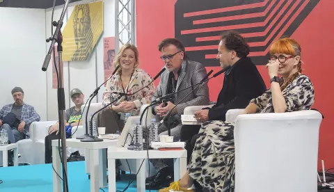 Korana Svilar, Zlatan Stipošić Gibonni, Đorđe Matić, Ivana Šojat na promociji knjige Drvo: priče o pjesmama na Panonskom festivalu knjige, 22.5.2025.Foto: Ivana Paušić