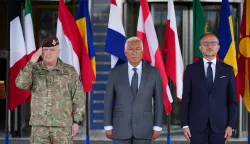 epa12096560 The President of the European Council, Antonio Costa (C), inspects the troops at the European Union Force (EUFOR) permanent Multinational Battalion base in Butmir, accompanied by the EU Ambassador to Bosnia and Herzegovina, Luigi Soreca (L), and the EUFOR Commander in Bosnia and Herzegovina, Major General Florin-Marian Barbu (R), in Sarajevo, Bosnia and Herzegovina, 13 May 2025. Costa is on an official visit to Bosnia and Herzegovina. EPA/NIDAL SALJIC