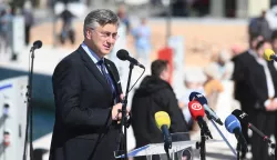 Omiš, 24.05.2025. - U nazočnosti predsjednika Vlade RH Andreja Plenkovića, splitsko-dalmatinskog župana Blaženka Bobana i ravnatelja Lučke uprave SDŽ Domagoja Maroevića, otvorit će se Luka Omiš. Foto HINA/ Mario STRMOTIĆ/ MS