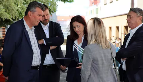 ĐakovoDan škole V. Nauora29. 5. 2025.Županica Tramišak najavila dogradnju Škole, projekt vrijedan 12 mil. eura