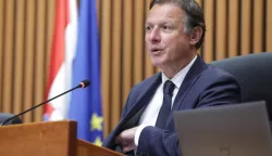 Zagreb, 22.05.2025.- Nastavak 6. sjednice Hrvatskoga sabora, koja je započela koja je započela glasovanjem o  mirovanju mandata dvoje HDZ-ovih zastupnika, Nataše Tramišak i Gorana Ivanovića, zbog obnašanja dužnosti koja je nespojiva sa zastupničkom, te o novim zastupnicima Ivi Zeliću i Stipanu Šašlinu. Na fotografiji Gordan Jandroković.foto HINA/ Admir BULJUBAŠIĆ/ abu