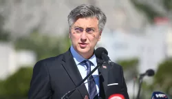 Omiš, 24.05.2025. - U nazočnosti predsjednika Vlade RH Andreja Plenkovića, splitsko-dalmatinskog župana Blaženka Bobana i ravnatelja Lučke uprave SDŽ Domagoja Maroevića, otvorit će se Luka Omiš. Foto HINA/ Mario STRMOTIĆ/ MS