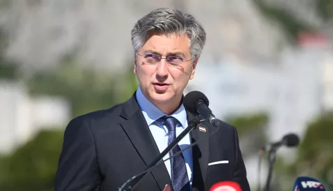 Omiš, 24.05.2025. - U nazočnosti predsjednika Vlade RH Andreja Plenkovića, splitsko-dalmatinskog župana Blaženka Bobana i ravnatelja Lučke uprave SDŽ Domagoja Maroevića, otvorit će se Luka Omiš. Foto HINA/ Mario STRMOTIĆ/ MS