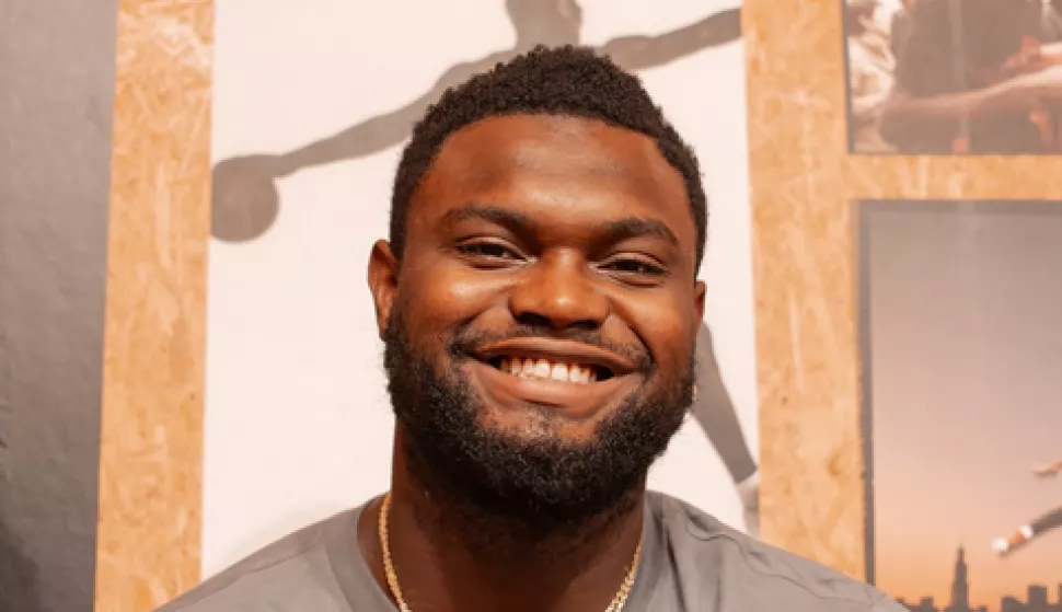 NEW YORK, 30. svibnja 2025. (Hina/Reuters) - Zvijezda New Orleans Pelicansa, Zion Williamson, optužen je za silovanje u tužbi podnesenoj ovog tjedna u Los Angelesu, objavio je u petak New York Post. 