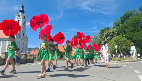 VALPOVO - Ustanova za kulturne djelatnosti "Ante Evetović Miroljub" Valpovo i Kazalište Planet Art donose hit-komediju "Tere i Luce". Predstava će se održati u ponedjeljak, 16. lipnja, u 20 sati,1. lipnja 2025.