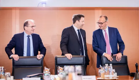 epa12140017 German Chancellor Friedrich Merz (R), German Finance Minister Lars Klingbeil (C) and German Interior Minister Alexander Dobrindt (L)attend the weekly Cabinet meeting of the German government at the Chancellery in Berlin, Germany, 28 May 2025. EPA/CHRISTOPH SOEDER