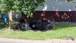Osijek, 04. 06. 2025, Hutlerova ulica, jutros oko 8 sati. Prometna nesreća, motociklista nastrado, policija uviđaj u tijeku.snimio GOJKO MITIĆ