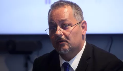 Zagreb, 12.05.2025 - Hrvatska komora medicinskih sestara (HKMS) održala je konferenciju za medije na kojoj su predstavljeni rezultati velikog anketnog istraživanja HKMS-a "Perspektive hrvatskog sestrinstva". Na fotografiji predsjednik HKMS-a Mario Gazić.foto HINA/ Denis CERIĆ /dc