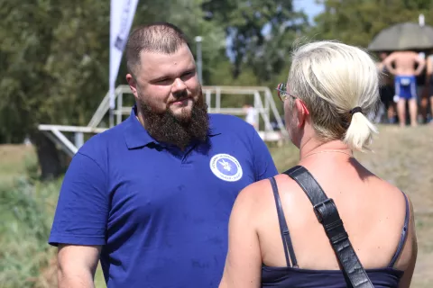 Osijek, 24. 08. 2024, Bajer na Jugu 2. Prvi amaterski vaterpolo turnir: "Vaterpolo na Bajeru".Okupio je deset ekipa. Ljegulje, Sjenjak, Jug 2, Udruga podvodnih sportova Osijek, Atomski mravi, Čuvari Đurđine nevinosti, VK Osijek, Pa&scaron;ka Kara&scaron;ica, No Name i Tony Hawk...Nikica Boduljak, tajnik Veteranskog Vaterpolo kluba Bijelo Plavi.snimio GOJKO MITIĆ