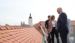 Zagre,22.3.2025.- U povodu 5. godišnjice zagrebačkog potresa, potpredsjednik Vlade i ministar prostornog uređenja, graditeljstva i državne imovine Branko Bačić i ministrica kulture i medija Nina Obuljen Koržinek održali su konferenciju za novinare o obnovi privatnih i javnih zgrada u cjelovito obnovljenoj zgradi Ministarstva prostornoga uređenja, graditeljstva i državne imovine i zatim obišli Hrvatski prirodoslovni muzej. foto HINA/ Tomislav Pavlek/ tp