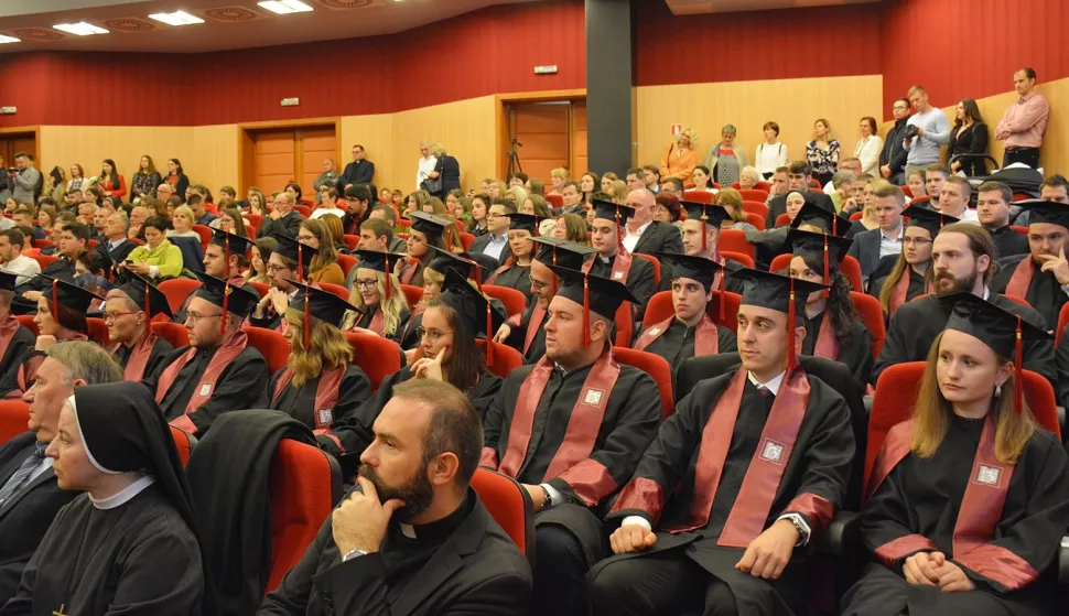Osijek, 10. 12. 2019. - Jedna od ilustracija uz izvješće o proslavi Dana Katoličkog bogoslovnog fakulteta u Đakovu, održanoj u studenom 2019.; za 53. broj Sveučilišnog glasnika