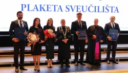 no50godsveučilištaPlenković: Obrazovanje je ključ konkurentnosti i gospodarske snage, među prioritetima VladeSveučilište Josipa Jurja Strossmayera u Osijeku u petak je u Kulturnom centru svečanom sjednicom sveučilišnog Senata obilježilo 50. obljetnicu osnutka