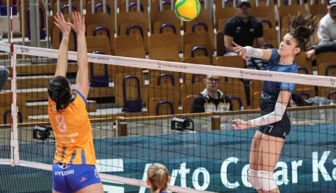 (250123) -- LJUBLJANA, Jan. 23, 2025 (Xinhua) -- Mika Grbavica (R) of Calcit Kamnik spikes the ball during the CEV Champions League Volley 2025 Women between Calcit Kamnik and FC Porto in Ljubljana, Slovenia, Jan. 22, 2025. (Photo by Zeljko Stevanic/Xinhua) Photo: Zeljko Stevanic/XINHUA