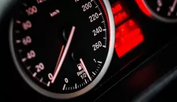 Brzinomjer, speedometar, kilometar sat