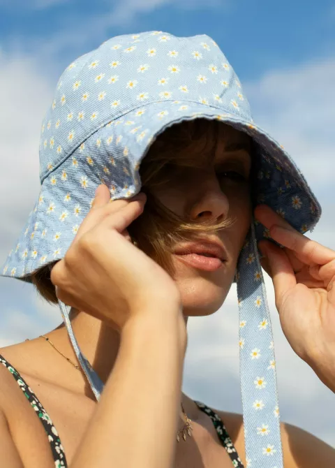 Bucket hat