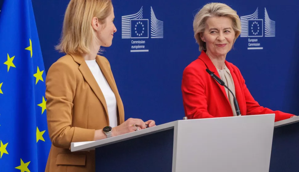 epa12167991 EU Commission President Ursula von der Leyen (R) and High Representative of the European Union for Foreign Affairs and Security Policy Kaja Kallas brief the press on the 18th package of sanctions against Russia, in Brussels, Belgium, 10 June 2025. EPA/OLIVIER MATTHYS