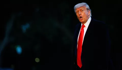 epa12127197 US President Donald Trump walks towards the White House after landing on the South Lawn in Washington, DC, USA, 22 May 2025. President Trump is returning from Trump National Golf Club in Virginia after a private dinner. EPA/SAMUEL CORUM/POOL