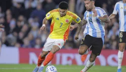 epa12169318 Argentina's Nicolas Otamendi (R) vies for the ball with Colombia's Luis Diaz during the FIFA CONMEBOL 2026 World Cup qualifier match between Argentina and Colombia at Monumental Stadium in Buenos Aires, Argentina, 10 June 2025. EPA/Juan Ignacio Roncoroni