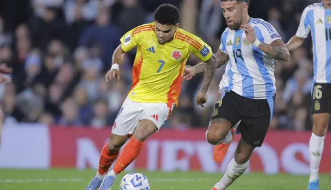 epa12169318 Argentina's Nicolas Otamendi (R) vies for the ball with Colombia's Luis Diaz during the FIFA CONMEBOL 2026 World Cup qualifier match between Argentina and Colombia at Monumental Stadium in Buenos Aires, Argentina, 10 June 2025. EPA/Juan Ignacio Roncoroni