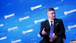 PRAG, 12. lipnja 2025. (Hina) - Izgledno je da će članice NATO-a na sastanku na vrhu u Den Haagu prihvatiti odluku o izdvajanju za obranu od pet posto BDP-a, od kojih bi 1,5 posto bilo za izgradnju infrastrukture dvojne namjene, rekao je u četvrtak u Pragu premijer Andrej Plenković, dodajući da Hrvatska želi postići tri posto do 2030. godine. 