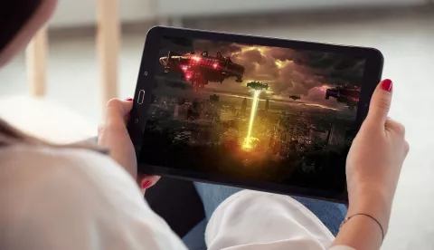 STREAMING LAPTOP PROGRAM TABLET