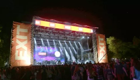 07.07.2016., Novi Sad - Na Petrovaradinskoj tvrdjavi otvoren 16. Exit festival. Photo: Marko Mrkonjic/PIXSELL------MOZAIK, 4 stupca