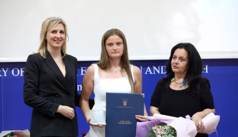 Zagreb, 12.06.2025 - Dodijeljene Godi&scaron;nje nagrade "Luka Ritz" za promicanje tolerancije i &scaron;kole bez nasilja, održat će se u organizaciji Ministarstva znanosti, obrazovanja i mladih. Na fotografiji Zrinka Mužinić Bikić, Petra Grgurić, Suzana Ritz.foto HINA/ Denis CERIĆ /dc