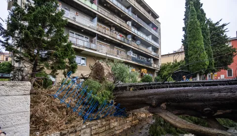 16.06.2025., Pula - Snazno nevrijeme pogodilo je grad te izazvalo poteskoce. Photo: Srecko Niketic/PIXSELL
