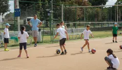 OSIJEK- 15.07.2021., Srednjoškolsko igralište, Srednjika, Dječji sportski kamp, ljetni sportski kamp.Foto: Andrea Ilakovac