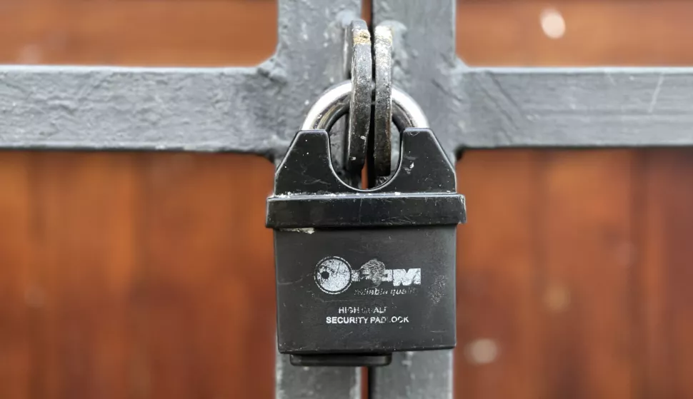 Osijek, 04. 01. 2023, Ulica Franje Krezme, zatvoreno, sijecanj, najdepresivniji mjesec u godiniSNIMIO BRUNO JOBST