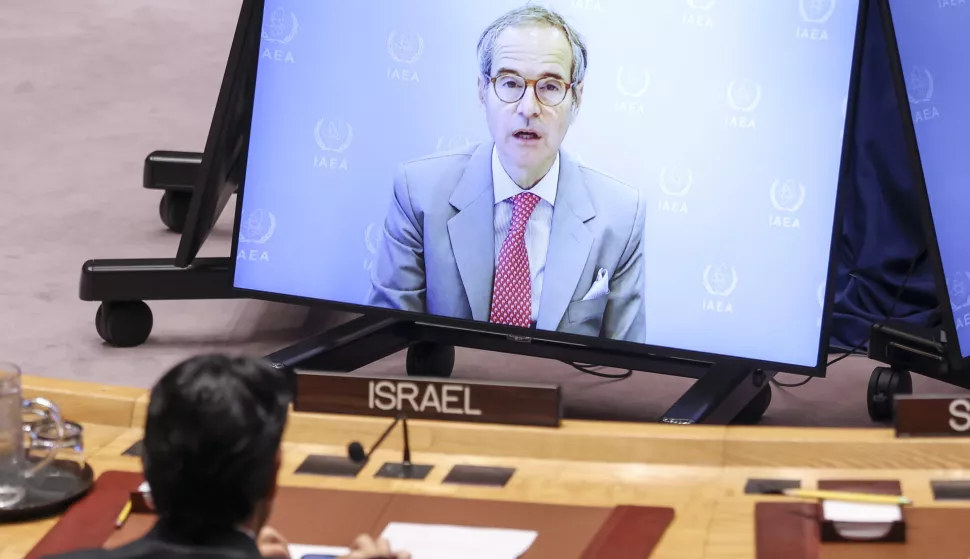 epa12187563 Director General of the International Atomic Energy Agency (IAEA) Rafael Grossi speaks via video call during a Security Council meeting addressing the ongoing conflict between Iran and Israel, at the United Nations (UN) headquarters in New York, USA, 20 June 2025. EPA/SARAH YENESEL
