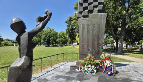 SLAVONSKI BROD - U okviru obilaska ratnih destinacija na području istočnog slavonskog ratišta Udruga pripravnika 153. brigade Hrvatske vojske Velika Gorica realizirala je projekt posvećen promicanju povijesne istine o Domovinskom ratu te očuvanju uspomena na ratni put 153. brigade i njezine poginule pripadnikelipanj 2025.