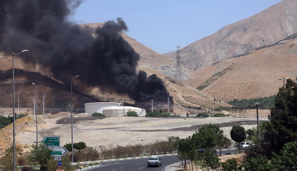 epaselect epa12178552 Smoke rises from an oil refinery, northwest of Tehran, Iran, 16 June 2025. Israel and Iran have been exchanging fire since Israel launched strikes across Iran on 13 June 2025 as part of Operation 'Rising Lion.' EPA/ABEDIN TAHERKENAREH