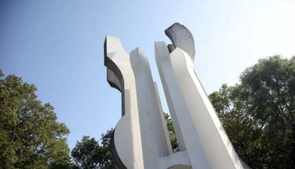 Sisak, 22.6.2022 - U Spomen-parku Brezovica kod Siska odrЕѕana je prigodna sveДЌanost u povodu Dana antifaЕЎistiДЌke borbe, 22. lipnja, kada se obiljeЕѕava 81. obljetnica osnutka Prvog partizanskog odreda i prve antifaЕЎistiДЌke postrojbe u Hrvatskoj i ovom dijelu Europe. Na sveДЌanosti su sudjelovali predsjednik Republike Zoran MilanoviД‡, izaslanik predsjednika Vlade RH Andreja PlenkoviД‡a, ministar pravosuД'a i uprave Ivan Malenica i izaslanik predsjednika Hrvatskoga sabora, sisaДЌko-moslavaДЌki Еѕupan Ivan Celjak. Foto Hina/ Dario GRZELJ/ dag