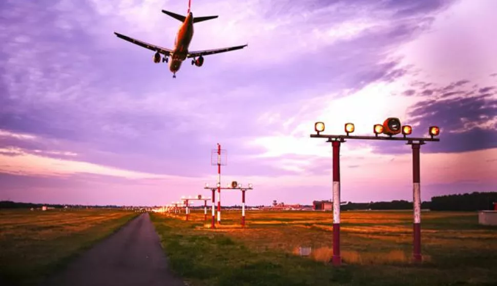 A plane arrives in the early morning on the airport Berlin-Tegel. Berlin 08.03.2015.Photo: picture alliance/Robert Schlesinger/DPA/PIXSELL------ZADNJA2 ST