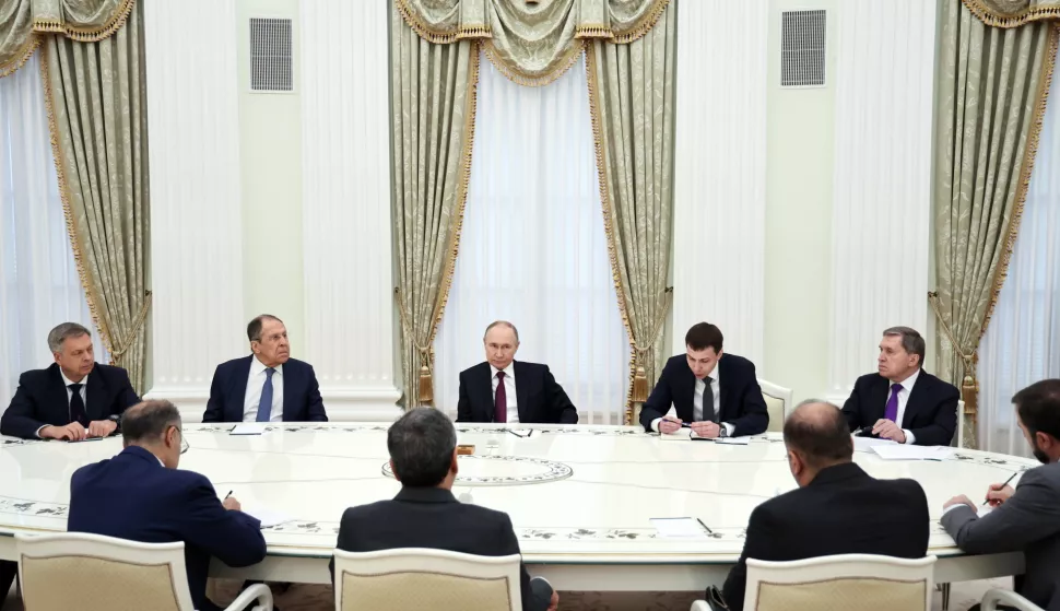 epa12192611 Russian President Vladimir Putin (C, back) attends a meeting with Iranian Foreign Minister Abbas Araghchi (C, front) at the Kremlin in Moscow, Russia, 23 June 2025. EPA/ALEXANDER KAZAKOV/SPUTNIK/KREMLIN POOL