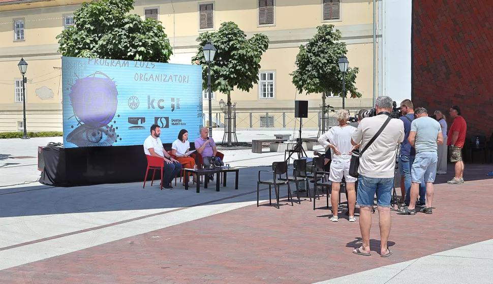 Osijek, 23. 06. 2025., Trg Vatroslava Lisinskog, predstavljanje programa OLJK; OLJK 2025; OLJK; press; konferencija za medije; Josip Jukić; Ana Marić Laušin; Dražen Alerić SNIMIO BRUNO JOBST