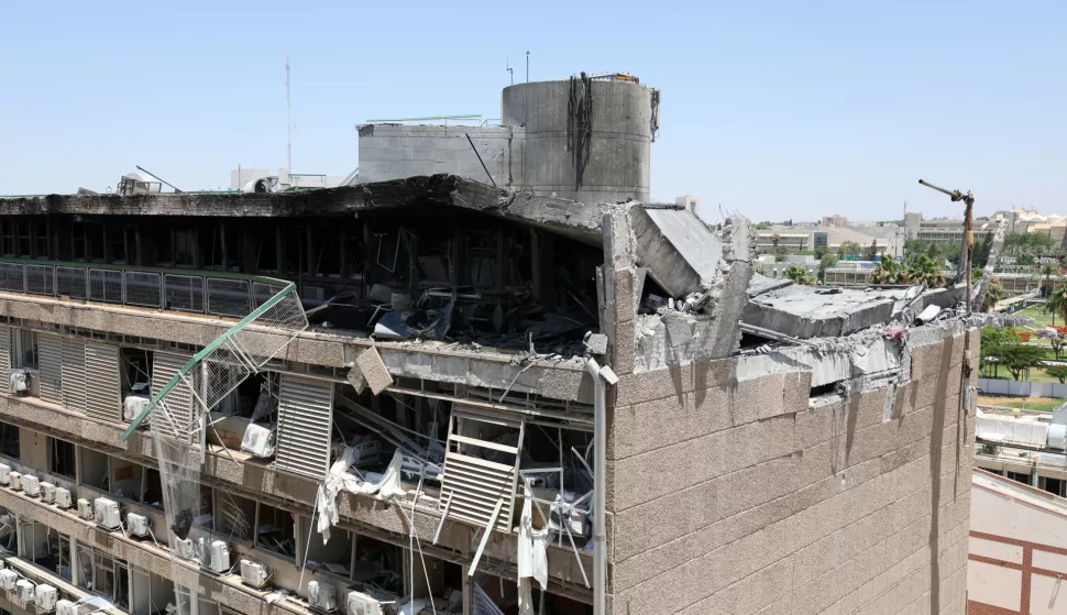 epa12186962 A damaged building at Soroka hospital complex after it was hit by an Iranian missile in Beer Sheva, southern Israel, 20 June 2025. Israel and Iran have been exchanging fire since Israel launched strikes across Iran on 13 June 2025 as part of Operation 'Rising Lion.' EPA/ABIR SULTAN