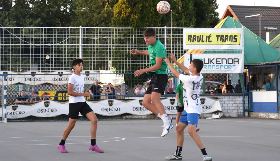 Osijek, 21. 06. 2025., Olimpija, tri kornera penal, malonogometni turnir, Nemamo noge - Šupa SNIMIO BRUNO JOBST